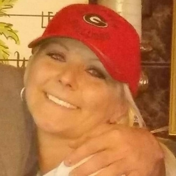 Meet your Posher, Mandy B. The One & Only!πβ£ - Picture 1 of 4